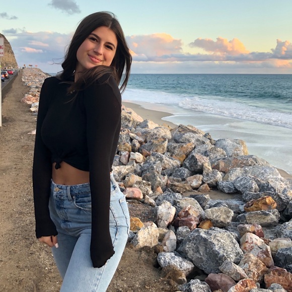 MEET YOUR POSHER - Picture 5 of 6